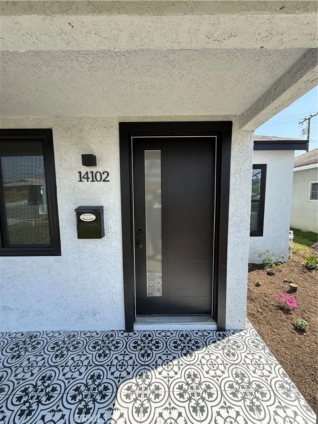 Photo of 14102 S Parmelee Ave, Compton, CA 90222 (MLS # CV26066337)
