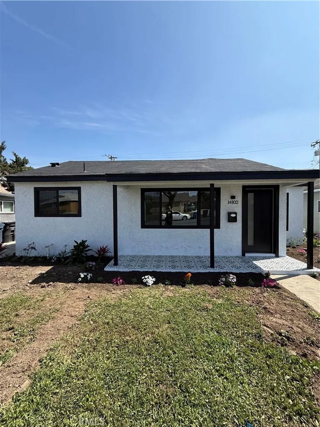 Photo of 14102 S Parmelee Ave, Compton, CA 90222 (MLS # CV26066337)