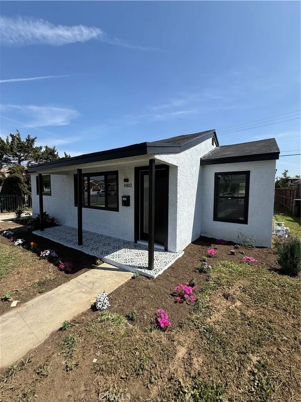 Photo of 14102 S Parmelee Ave, Compton, CA 90222 (MLS # CV26066337)