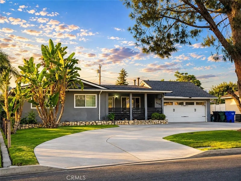 1437 E Vine