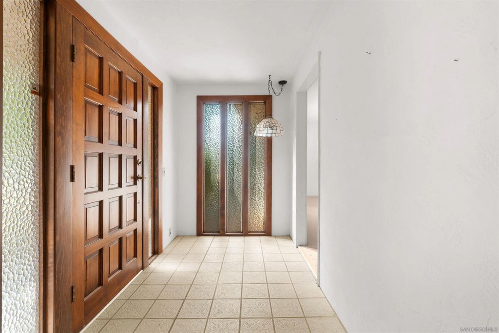 Photo of 250 S S Santa Rosa Ave, El Centro, CA 92243 (MLS # 260007734)