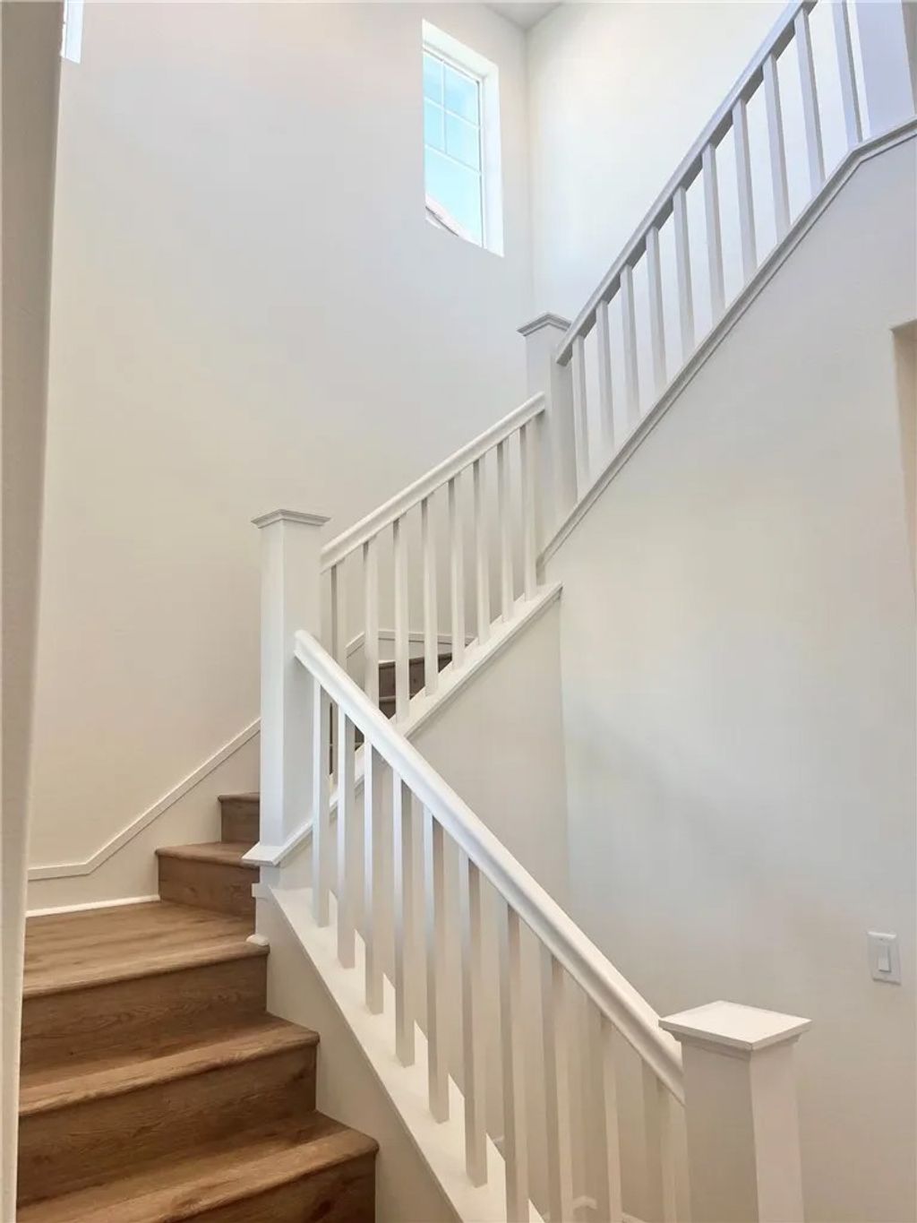 Photo of 337 S Nevada Avenue, Ventura, CA 93004 (MLS # OC25266788)