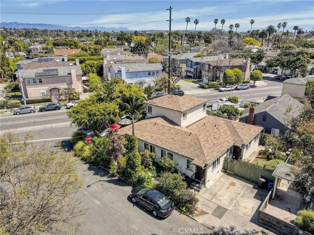 Photo of 2045 Penmar Avenue, Venice, CA 90291 (MLS # SB25239794)