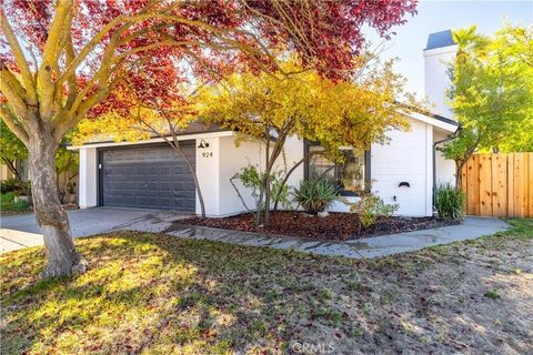 Tiny photo for 924 Moran Court, Paso Robles, CA 93446 (MLS # NS25248626)
