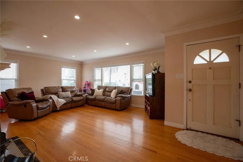 4427 W 60th
