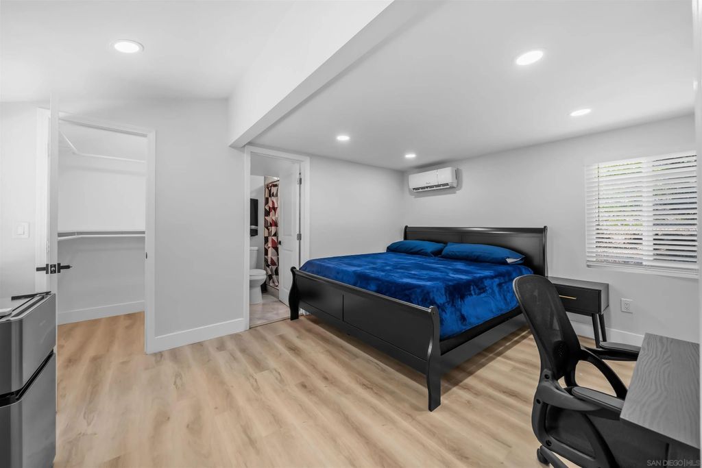 Photo of 1730 Vista Del Valle Blvd #MASTER&#39;S BEDROOM FOR, El Cajon, CA 92019 (MLS # 250043610)