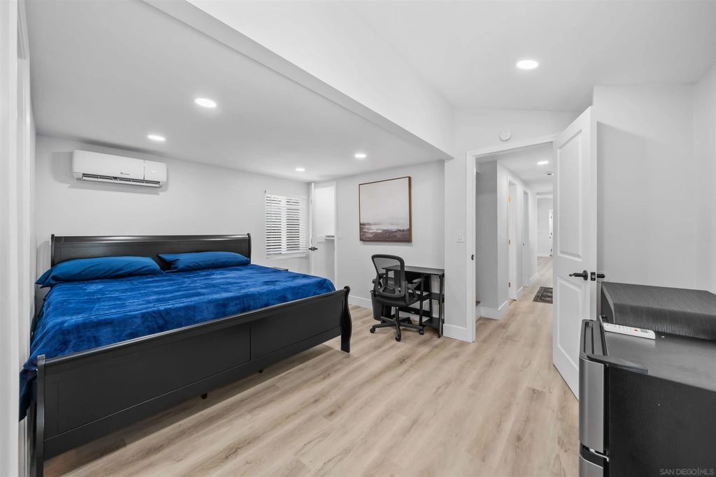 Photo of 1730 Vista Del Valle Blvd #MASTER&#39;S BEDROOM FOR, El Cajon, CA 92019 (MLS # 250043610)