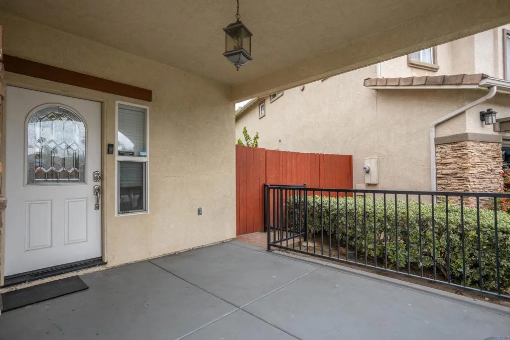 8772 Glen Vista Way