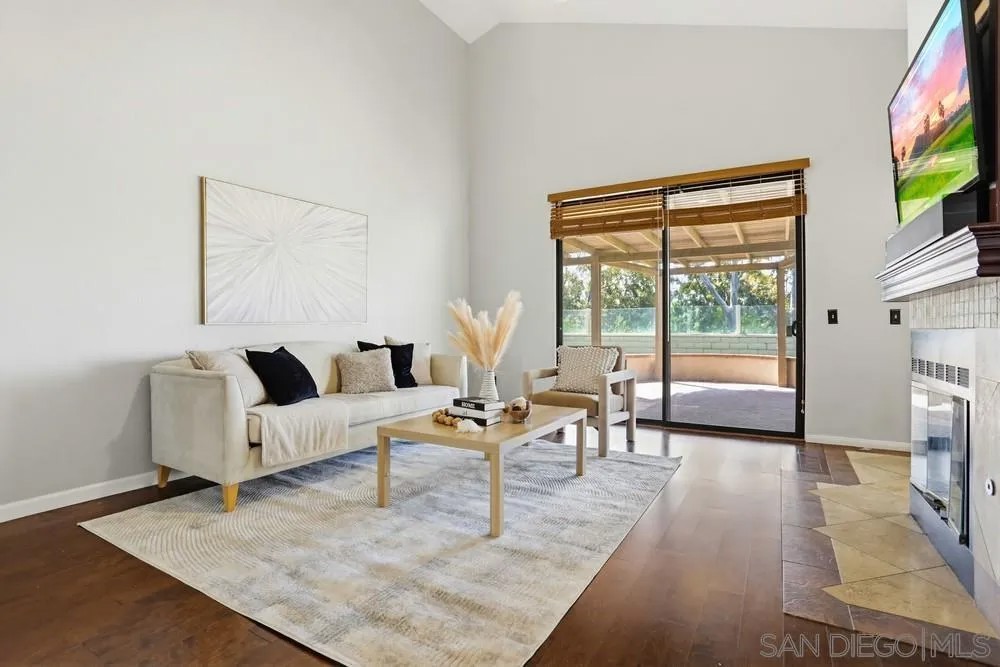 11753 Avenida Sivrita