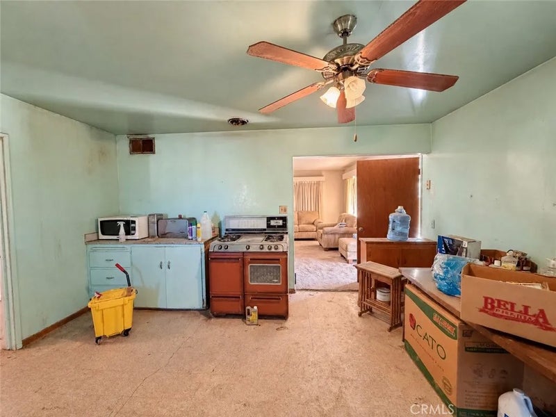 656 N 6th