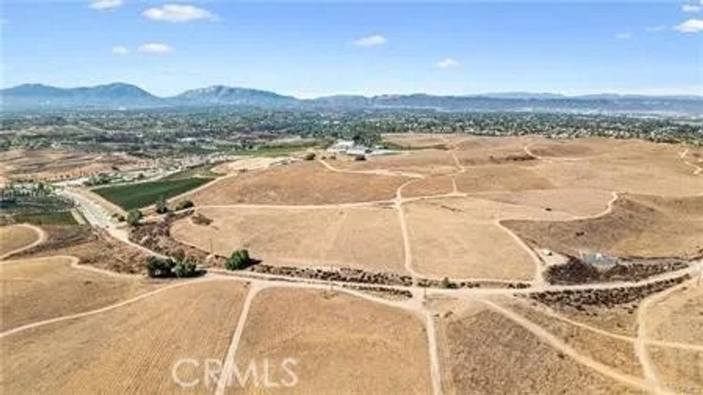 Photo of 4009 La Serena 40 Acres, Temecula, CA 92592 (MLS # SW26103220)