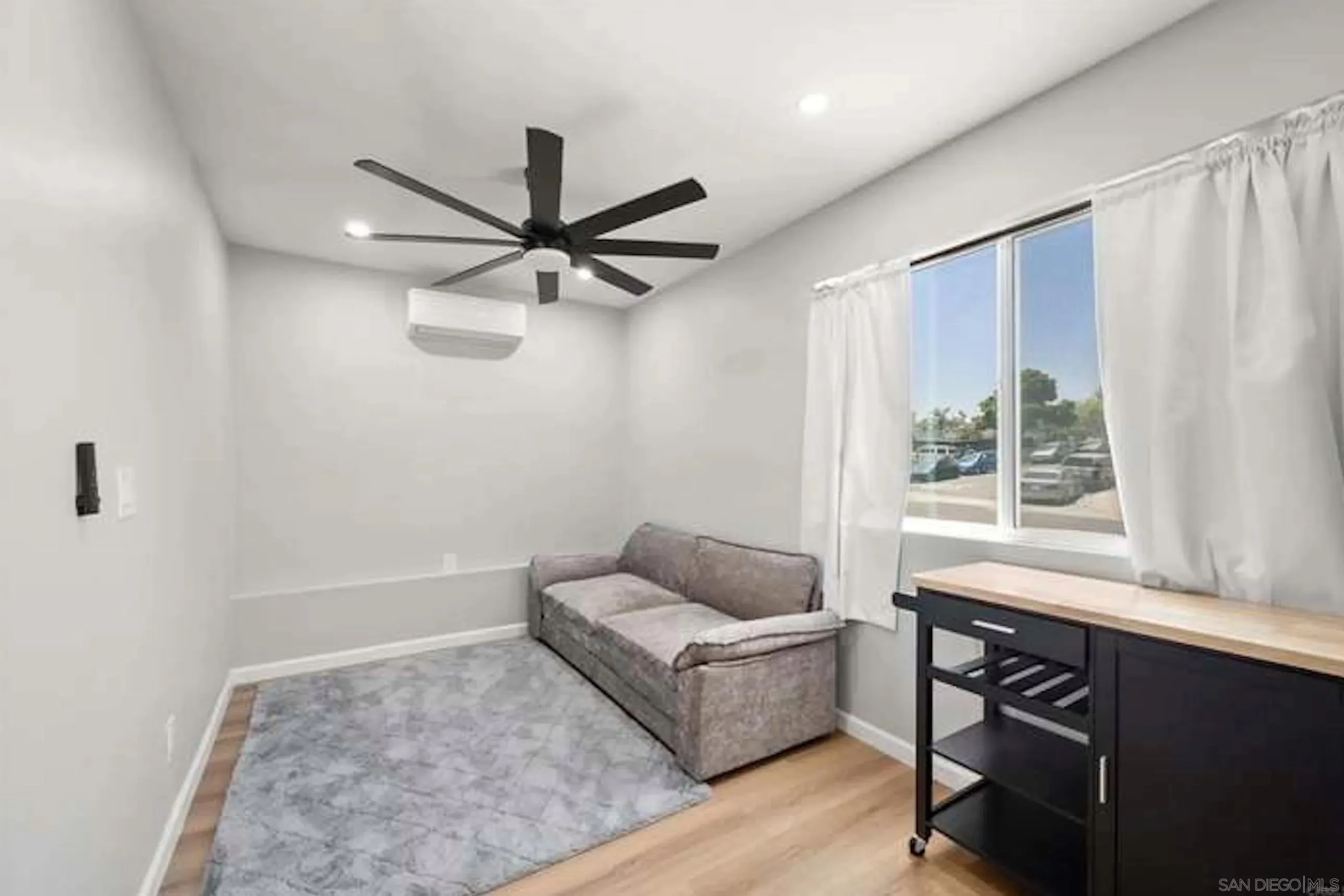 San Diego, California 92114, United States, 5 Bedrooms Bedrooms, ,3 BathroomsBathrooms,Residential,Active,168347