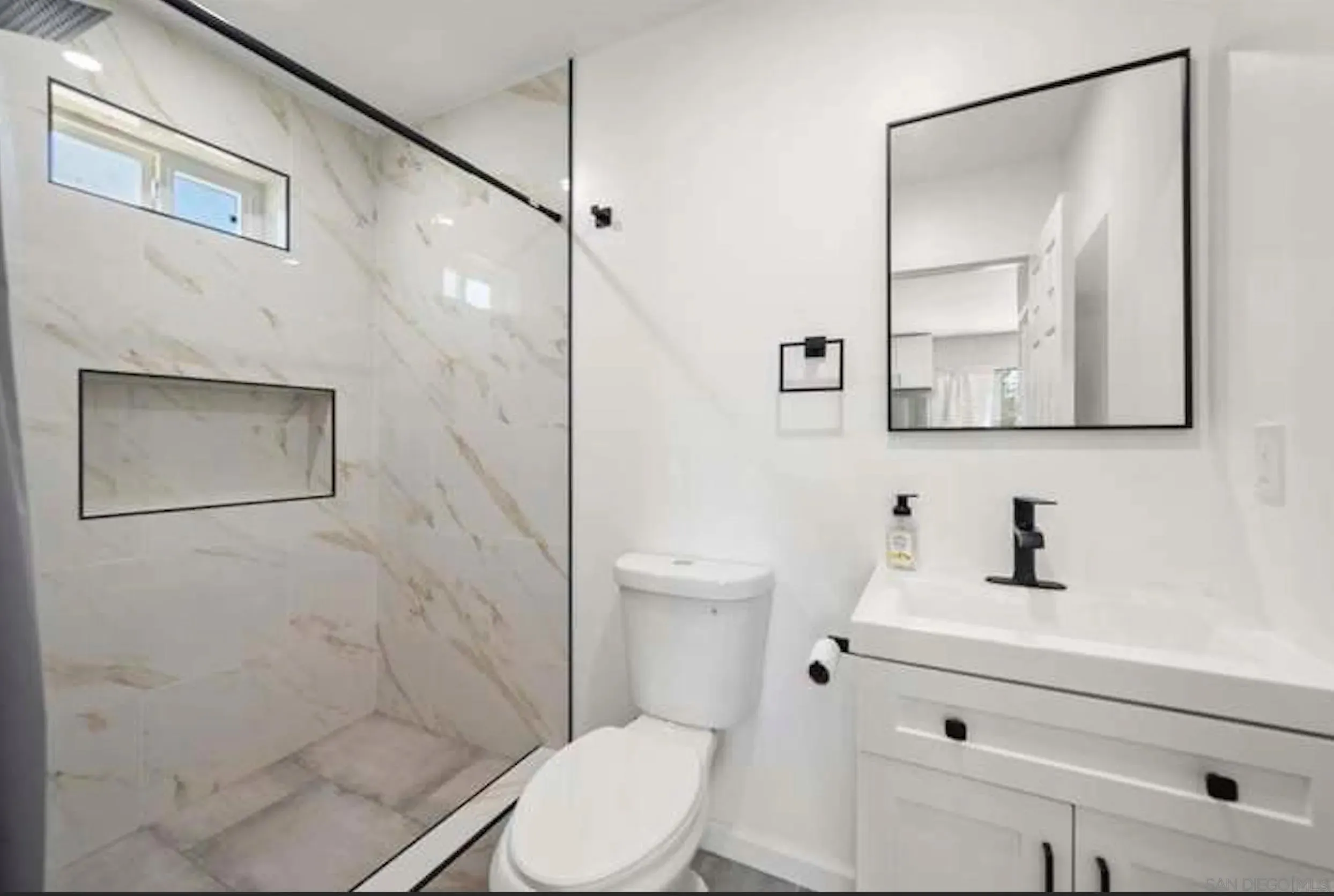 San Diego, California 92114, United States, 5 Bedrooms Bedrooms, ,3 BathroomsBathrooms,Residential,Active,168347