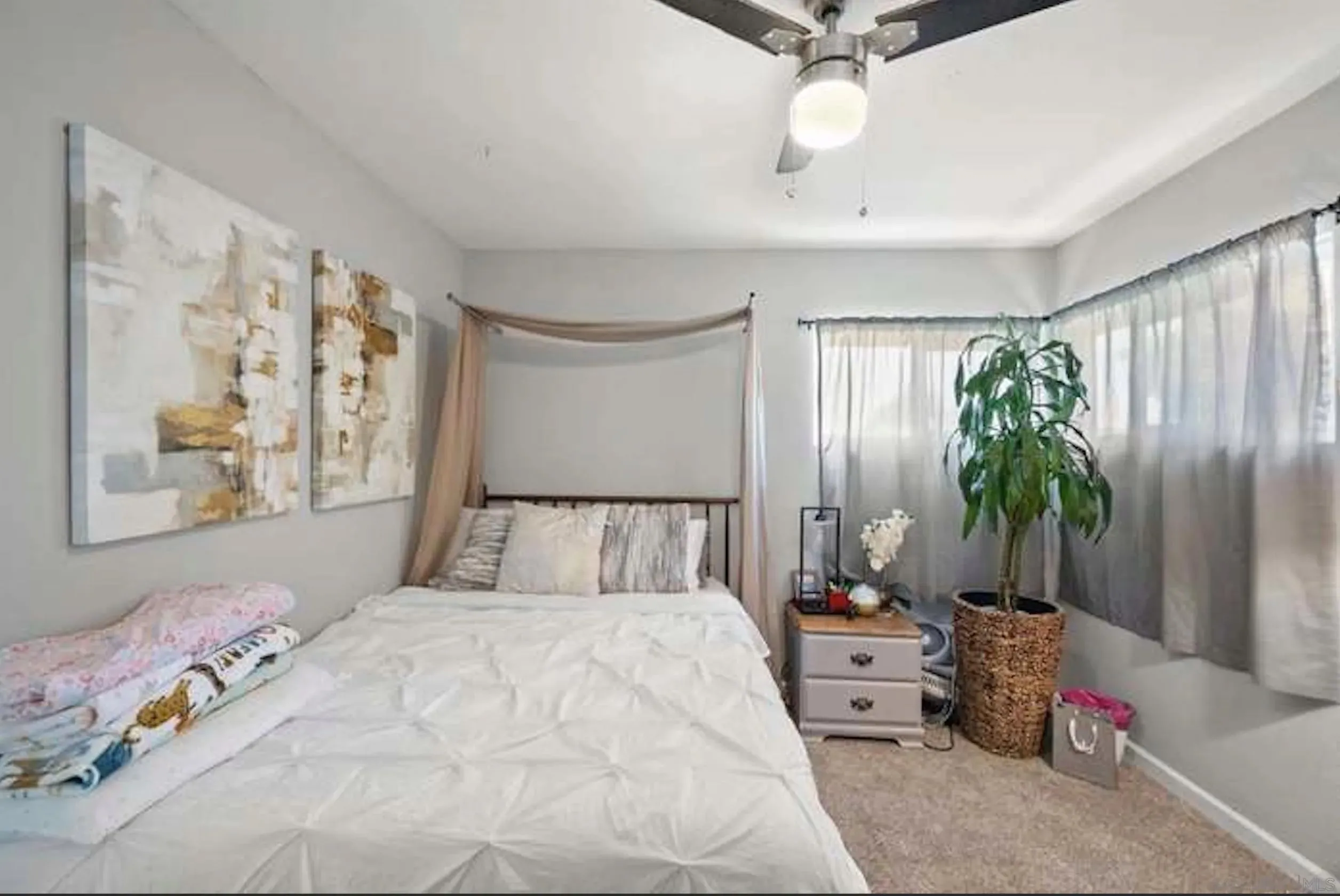 San Diego, California 92114, United States, 5 Bedrooms Bedrooms, ,3 BathroomsBathrooms,Residential,Active,168347