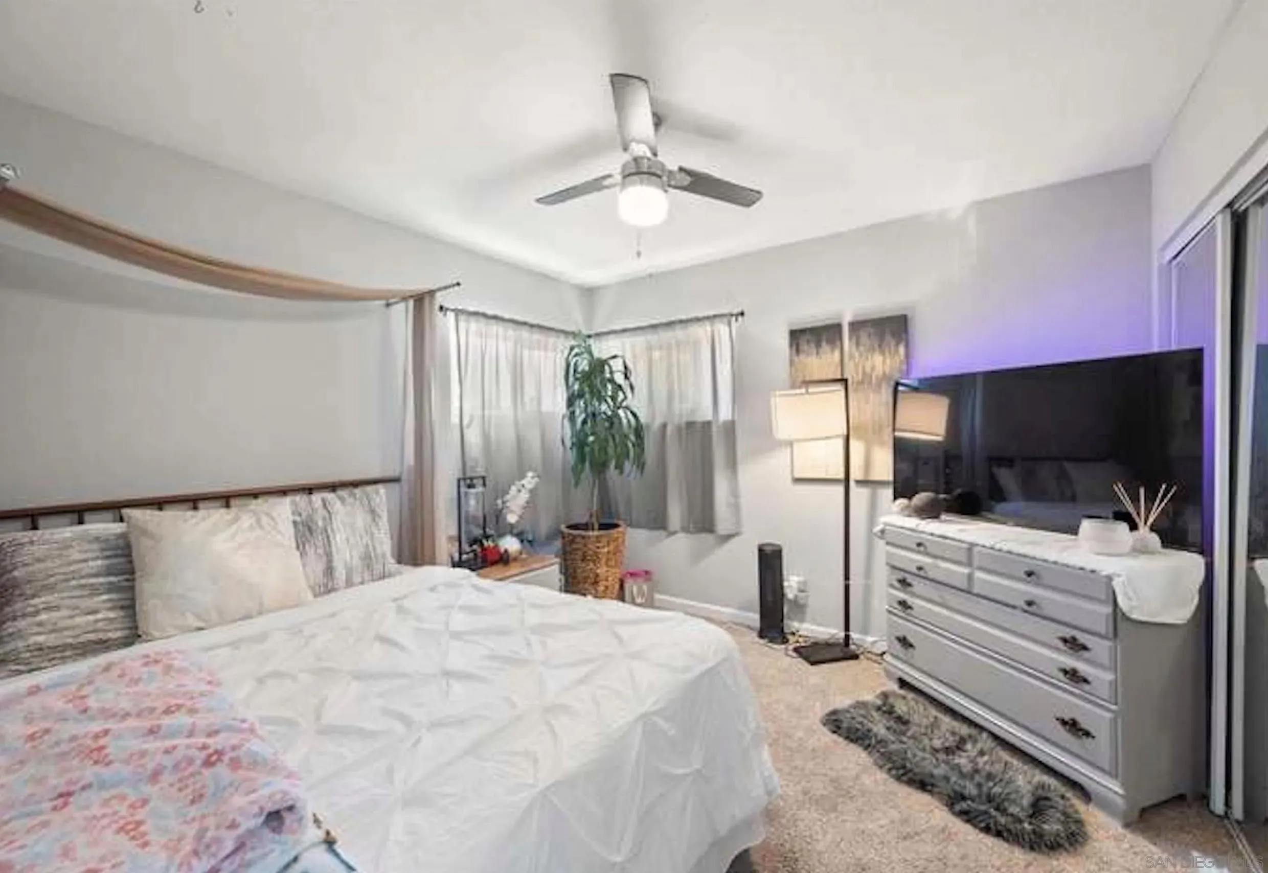 San Diego, California 92114, United States, 5 Bedrooms Bedrooms, ,3 BathroomsBathrooms,Residential,Active,168347