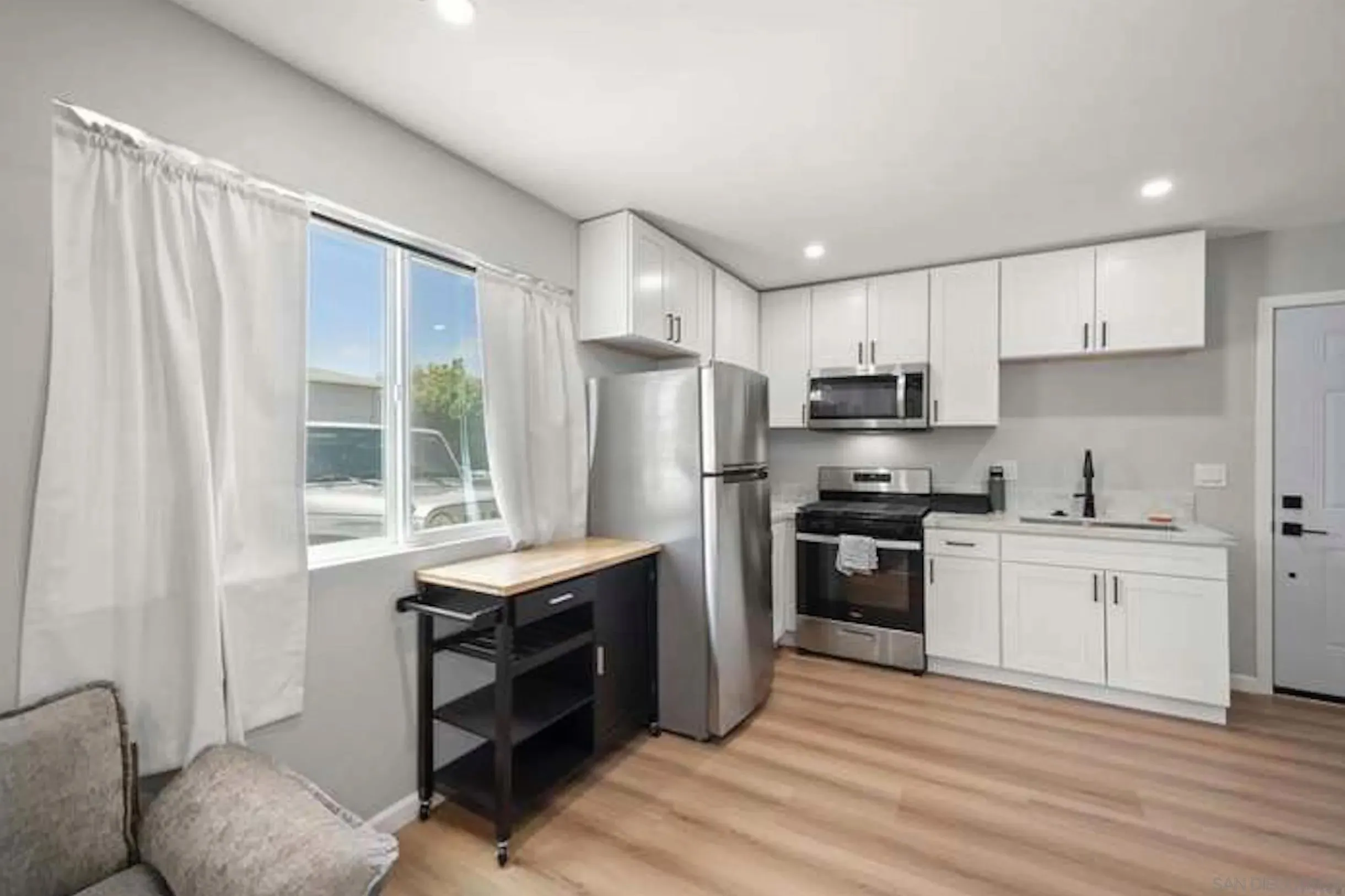 San Diego, California 92114, United States, 5 Bedrooms Bedrooms, ,3 BathroomsBathrooms,Residential,Active,168347