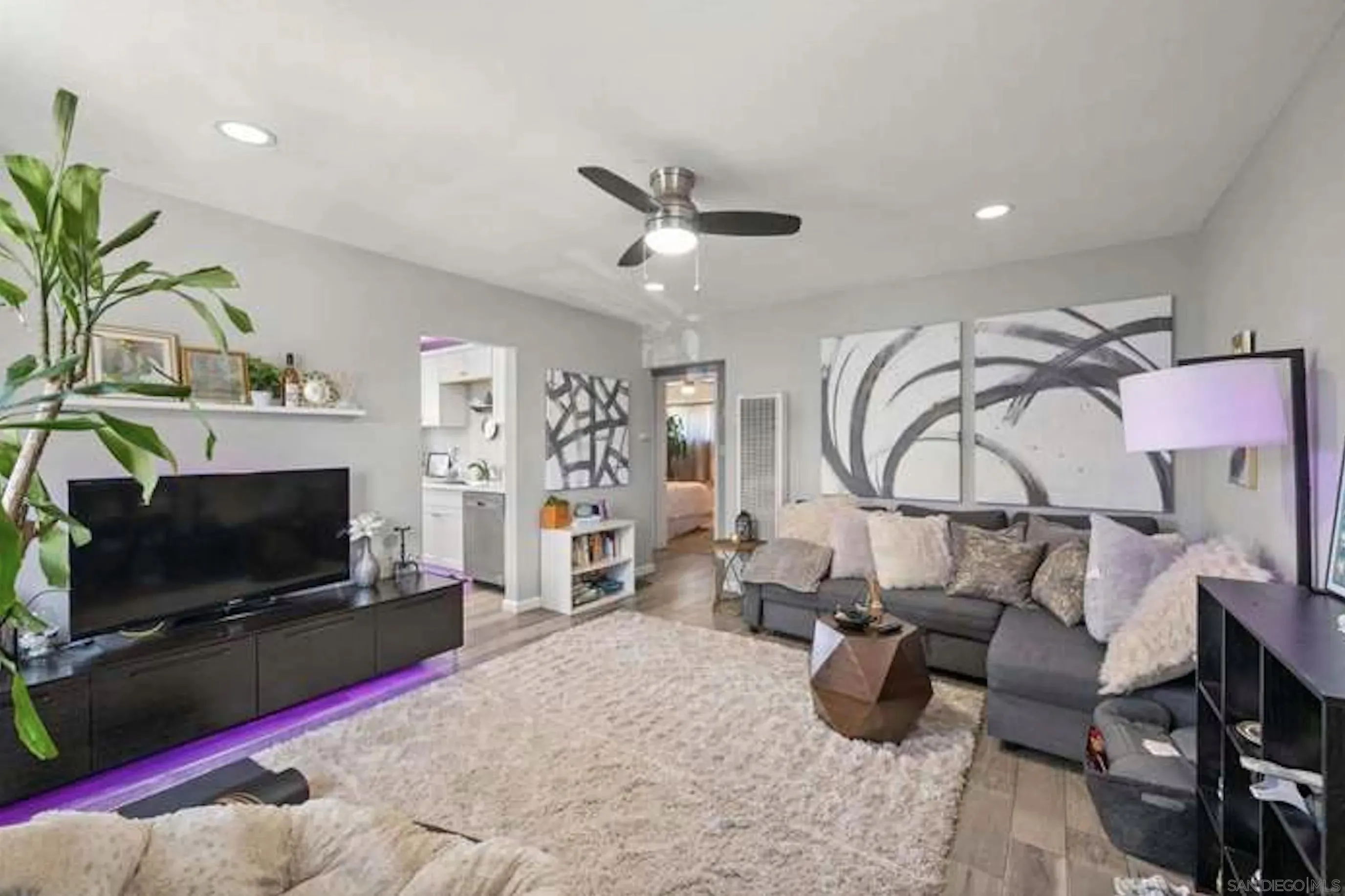 San Diego, California 92114, United States, 5 Bedrooms Bedrooms, ,3 BathroomsBathrooms,Residential,Active,168347