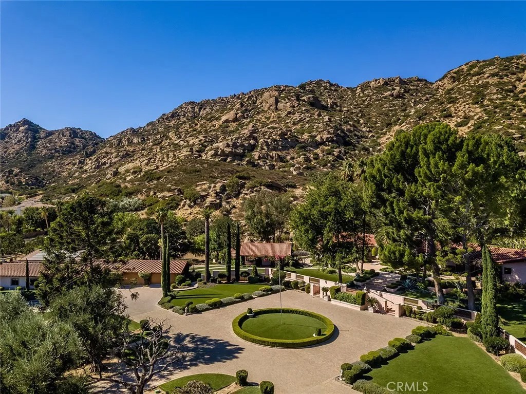 22637 La Quilla Drive