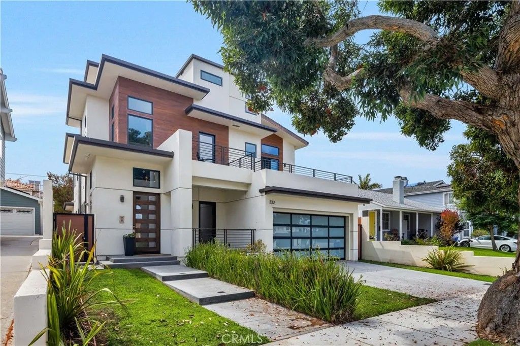 Photo of 332 Avenue E, Redondo Beach, CA 90277 (MLS # SB25245269)