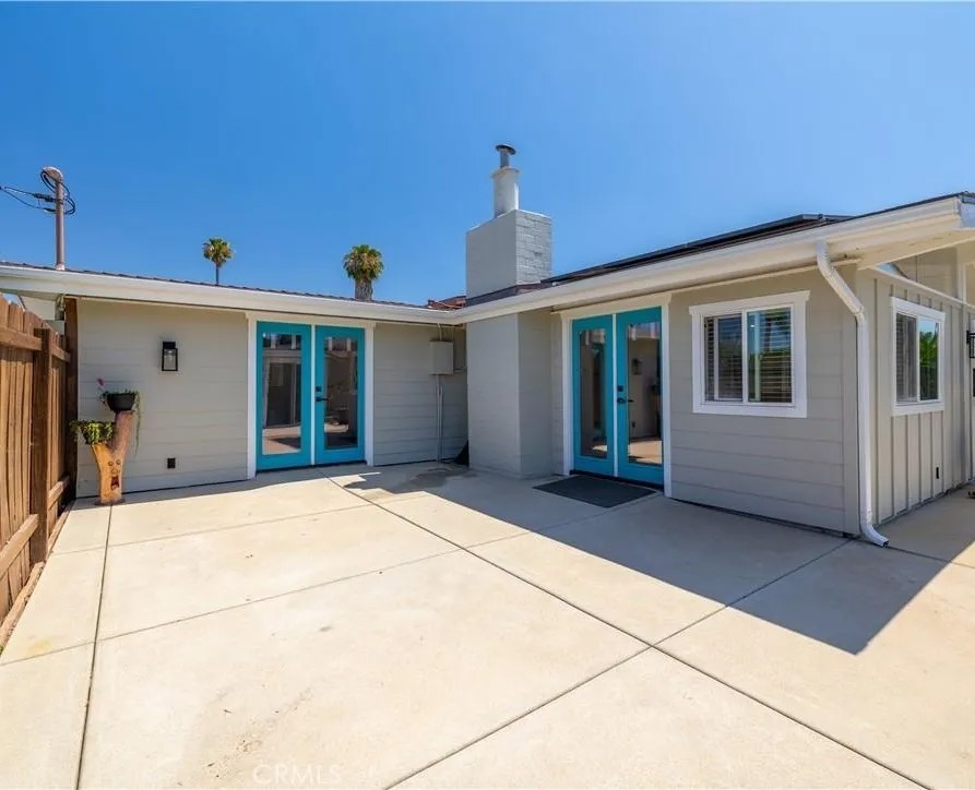 325 Salina Court