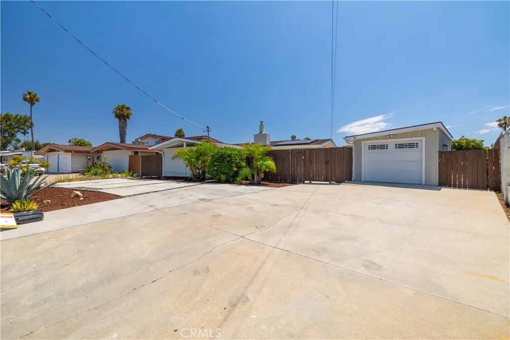325 Salina Court