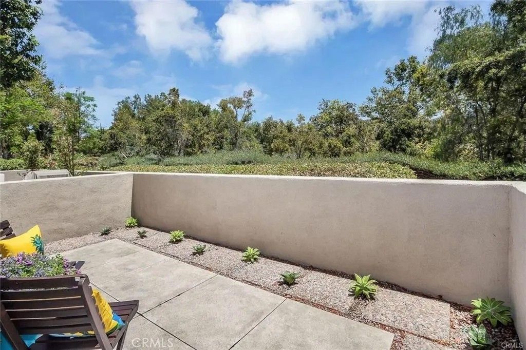 Photo of 18 Notchbrook Ln, Ladera Ranch, CA 92694 (MLS # OC26013090)