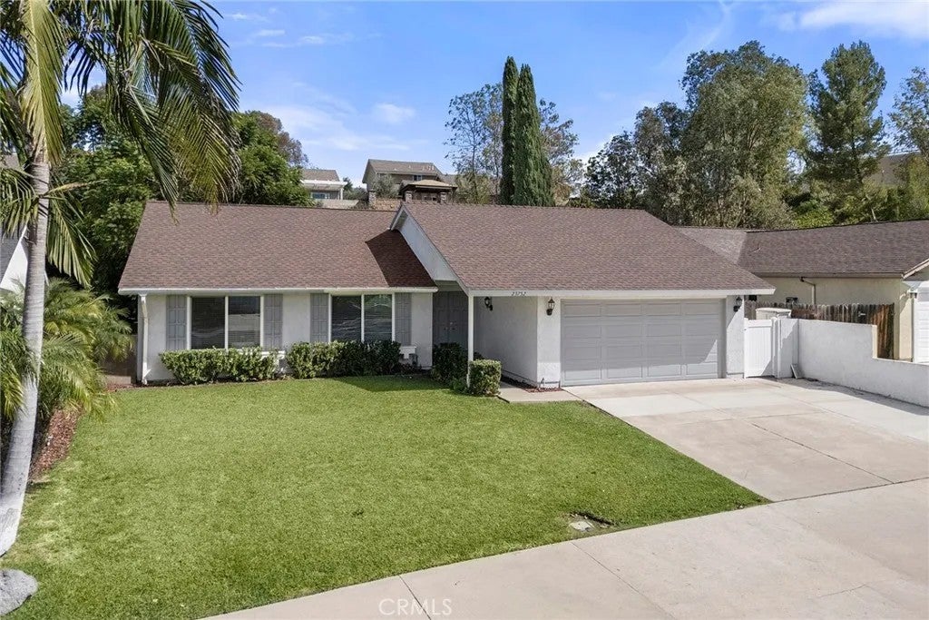 23752 San Estaban Dr