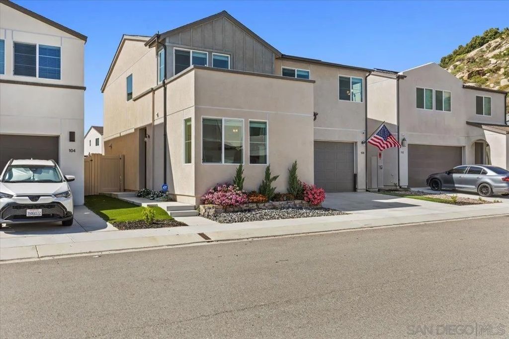 Photo of 108 Lipizzan Ln, Fallbrook, CA 92028 (MLS # 250043205)