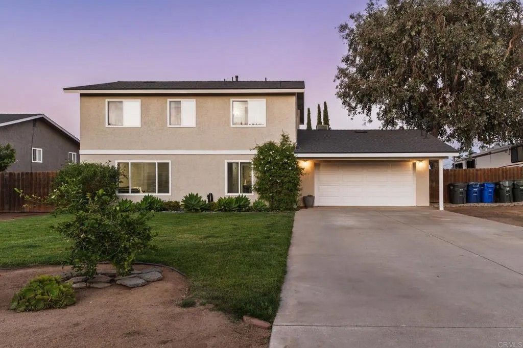 Photo of 435 W Hawthorne Street, Fallbrook, CA 92028 (MLS # NDP2509392)