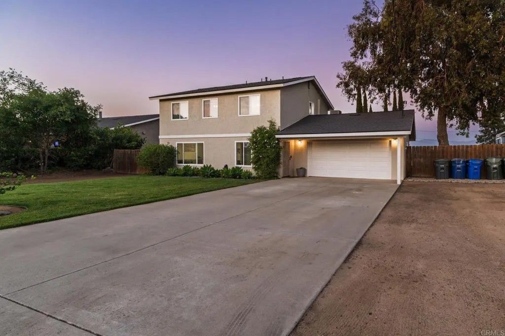 Photo of 435 W Hawthorne Street, Fallbrook, CA 92028 (MLS # NDP2509392)