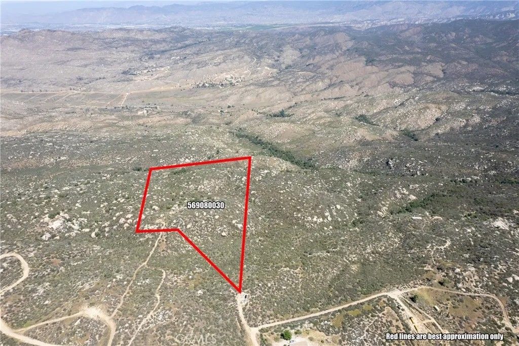 Photo of 1 Oak Drive, Hemet, CA 92544 (MLS # NP26047850)