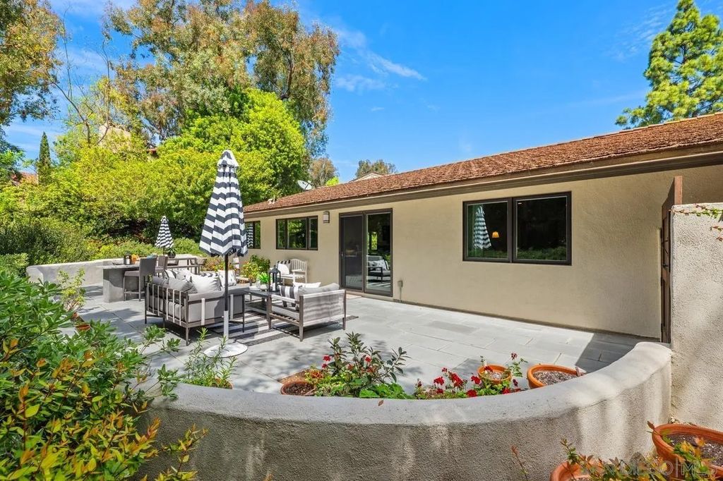 Photo of 16902 Via de Santa Fe #4, Rancho Santa Fe, CA 92067 (MLS # 260008000)