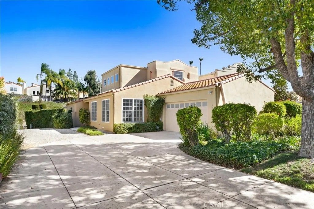 Photo of 4346 Park Paloma, Calabasas, CA 91302 (MLS # SR26094352)