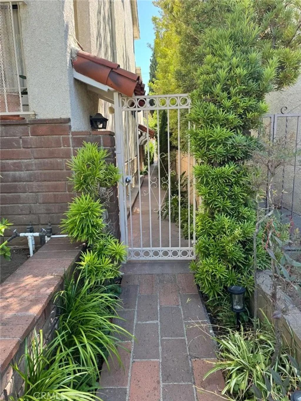 Photo of 908 21st St, Santa Monica, CA 90403 (MLS # SR25267597)