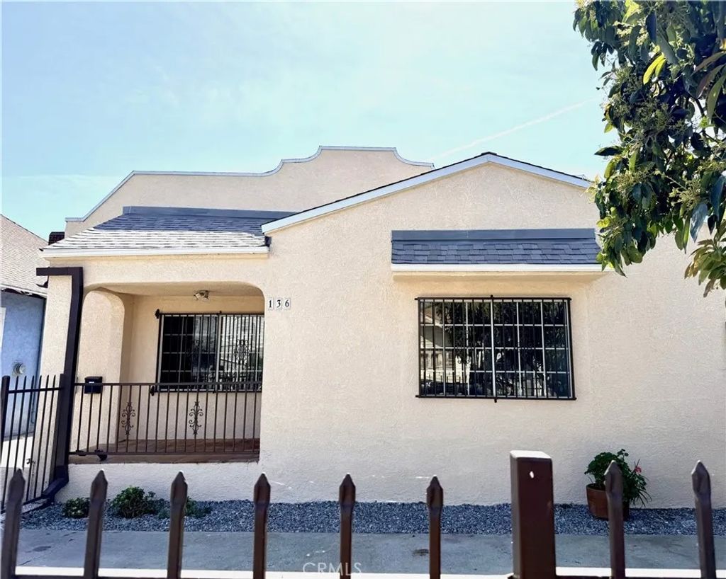 Photo of 134 W 49th St, Los Angeles, CA 90037 (MLS # DW26047396)