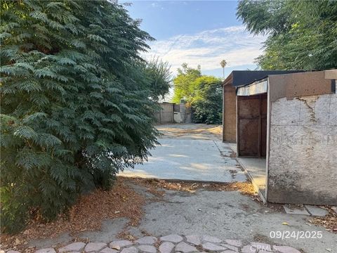 Tiny photo for 885 San Jacinto St, San Bernardino, CA 92408 (MLS # CV25238950)
