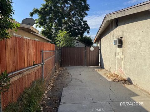 Tiny photo for 885 San Jacinto St, San Bernardino, CA 92408 (MLS # CV25238950)