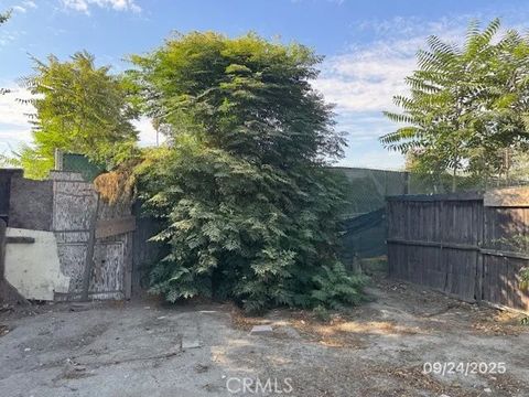 Tiny photo for 885 San Jacinto St, San Bernardino, CA 92408 (MLS # CV25238950)