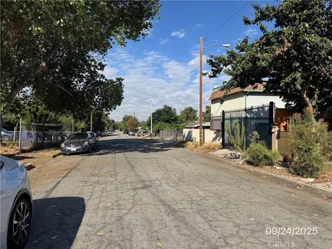 Tiny photo for 885 San Jacinto St, San Bernardino, CA 92408 (MLS # CV25238950)
