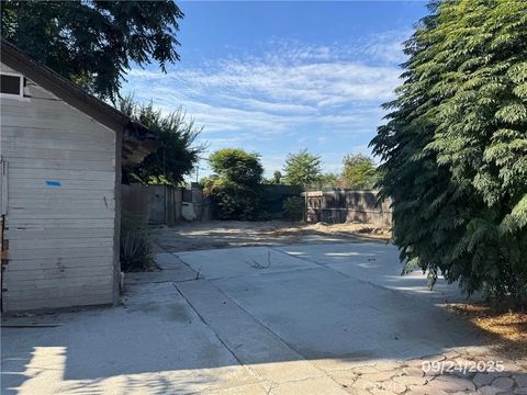 Tiny photo for 885 San Jacinto St, San Bernardino, CA 92408 (MLS # CV25238950)