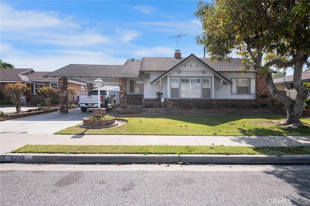 Photo for 6208 Hedda Street, Lakewood, CA 90713 (MLS # PW25247150)