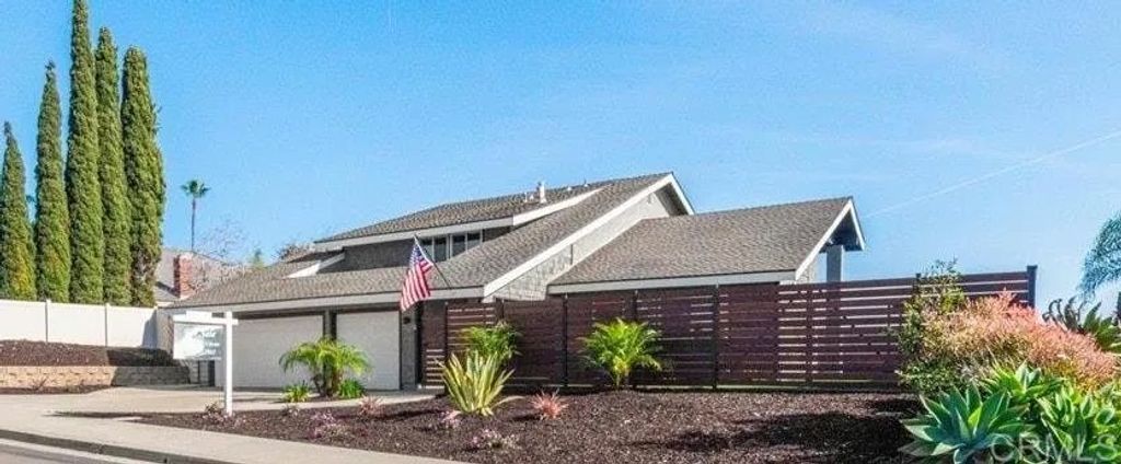 Photo of 7310 Esfera Street, Carlsbad, CA 92009 (MLS # NDP2511222)