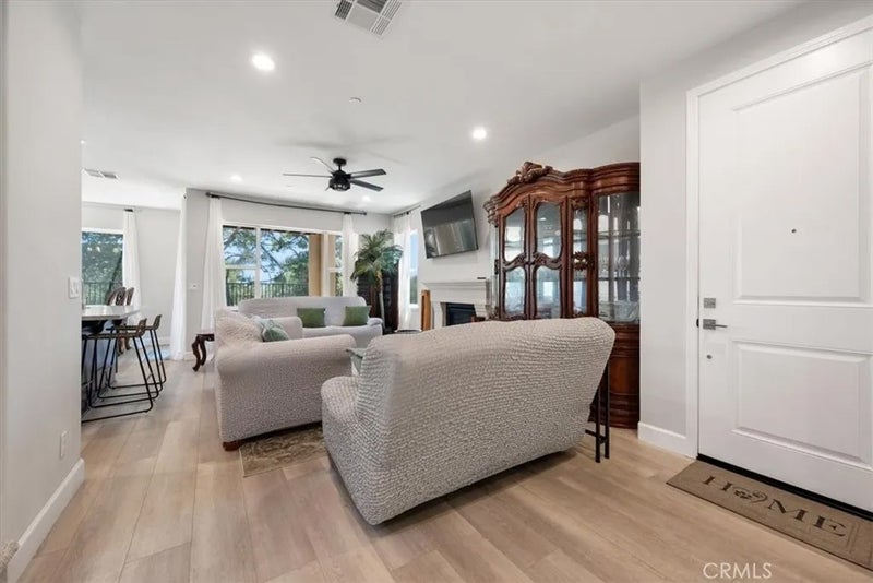 200 Oak Hill