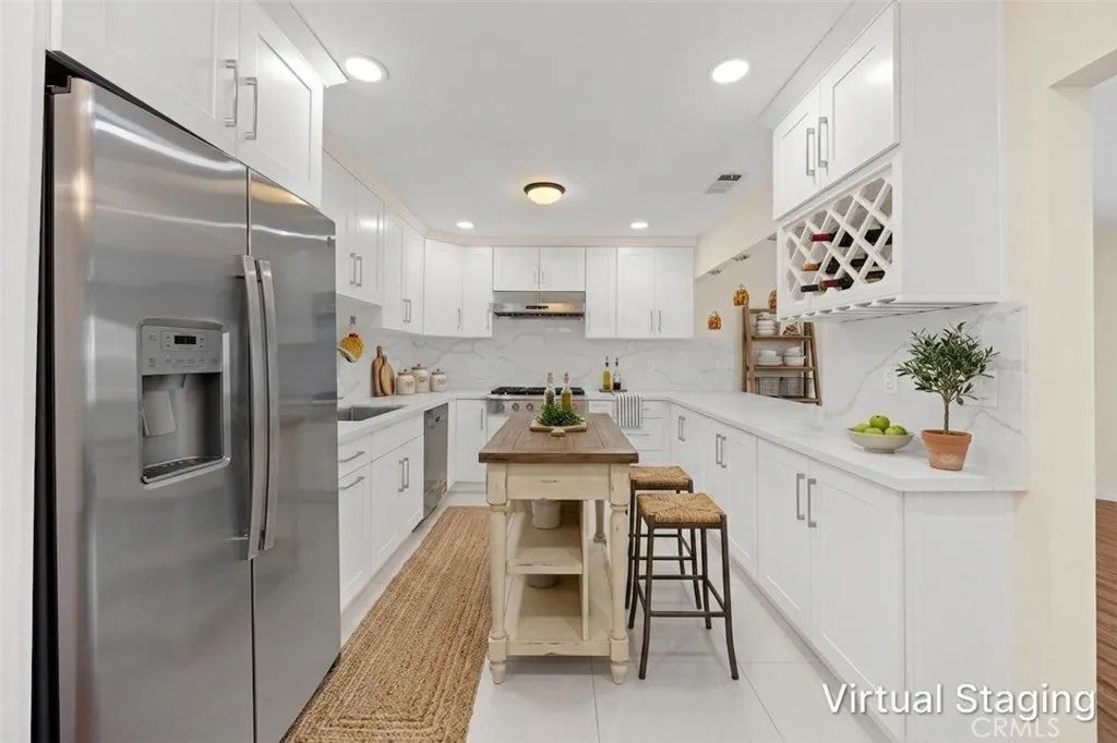 931 W Bainbridge