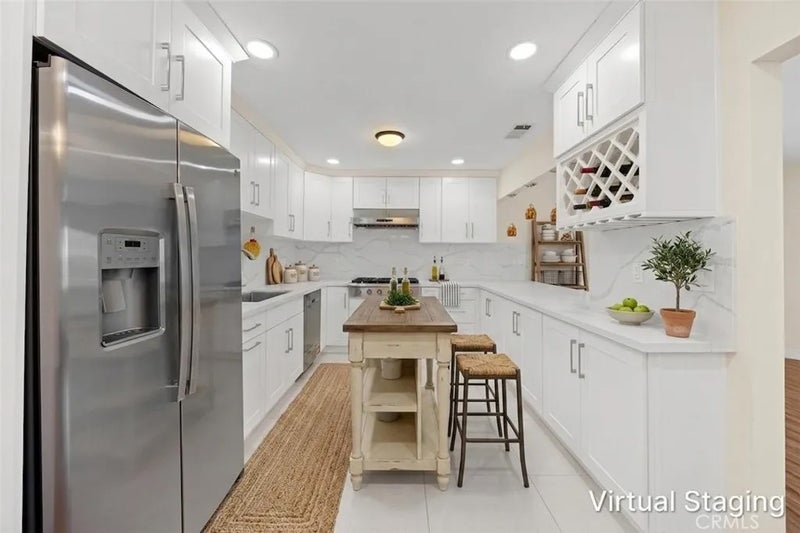 931 W Bainbridge