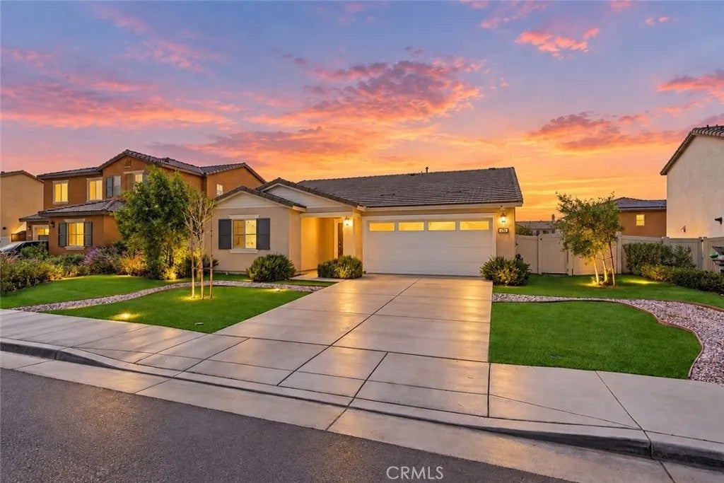 Photo of 246 Scarlet Oak LN, San Jacinto, CA 92583 (MLS # CV26225115)