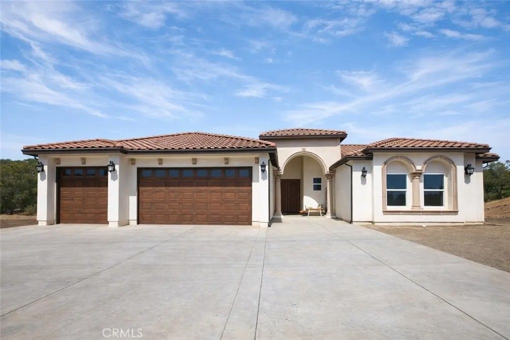 Photo of 29200 Acorn Ct, Coarsegold, CA 93614 (MLS # FR26066173)