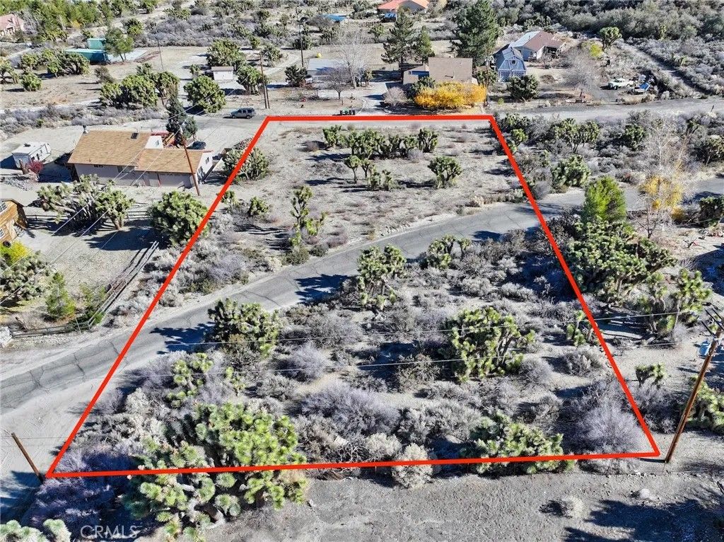 Photo of 7325 Desert Front Rd, Pinon Hills, CA 92397 (MLS # HD25276601)