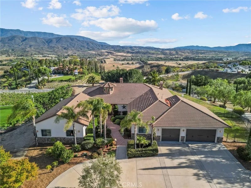 35394 Linda Rosea Road