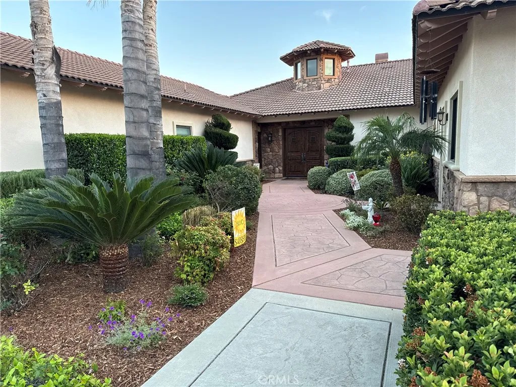 35394 Linda Rosea Road